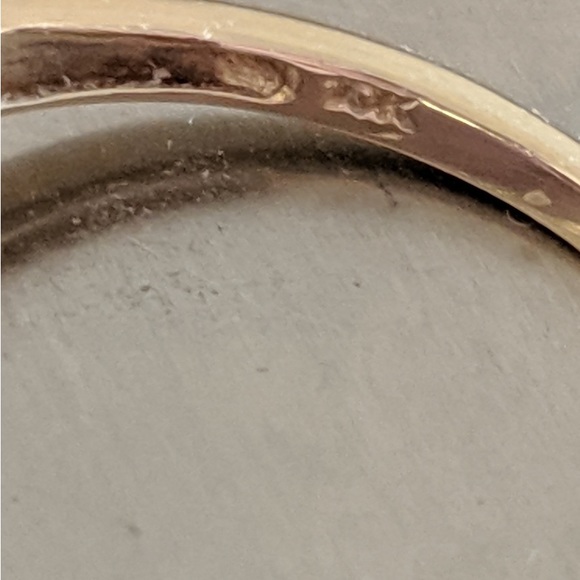 10K Gold and Amethyst RIng - Picture 3 of 7